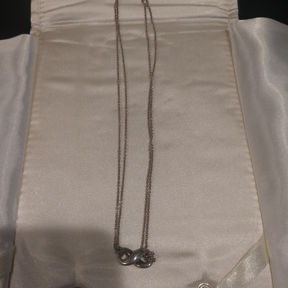 TIFFANY AND CO ETERNITY NECKLACE